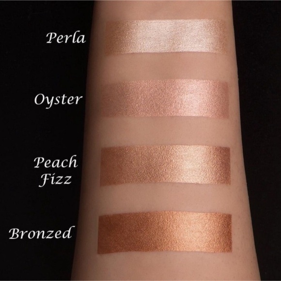 Anastasia Beverly Hills peach fizz liquid glow! - Picture 2 of 5